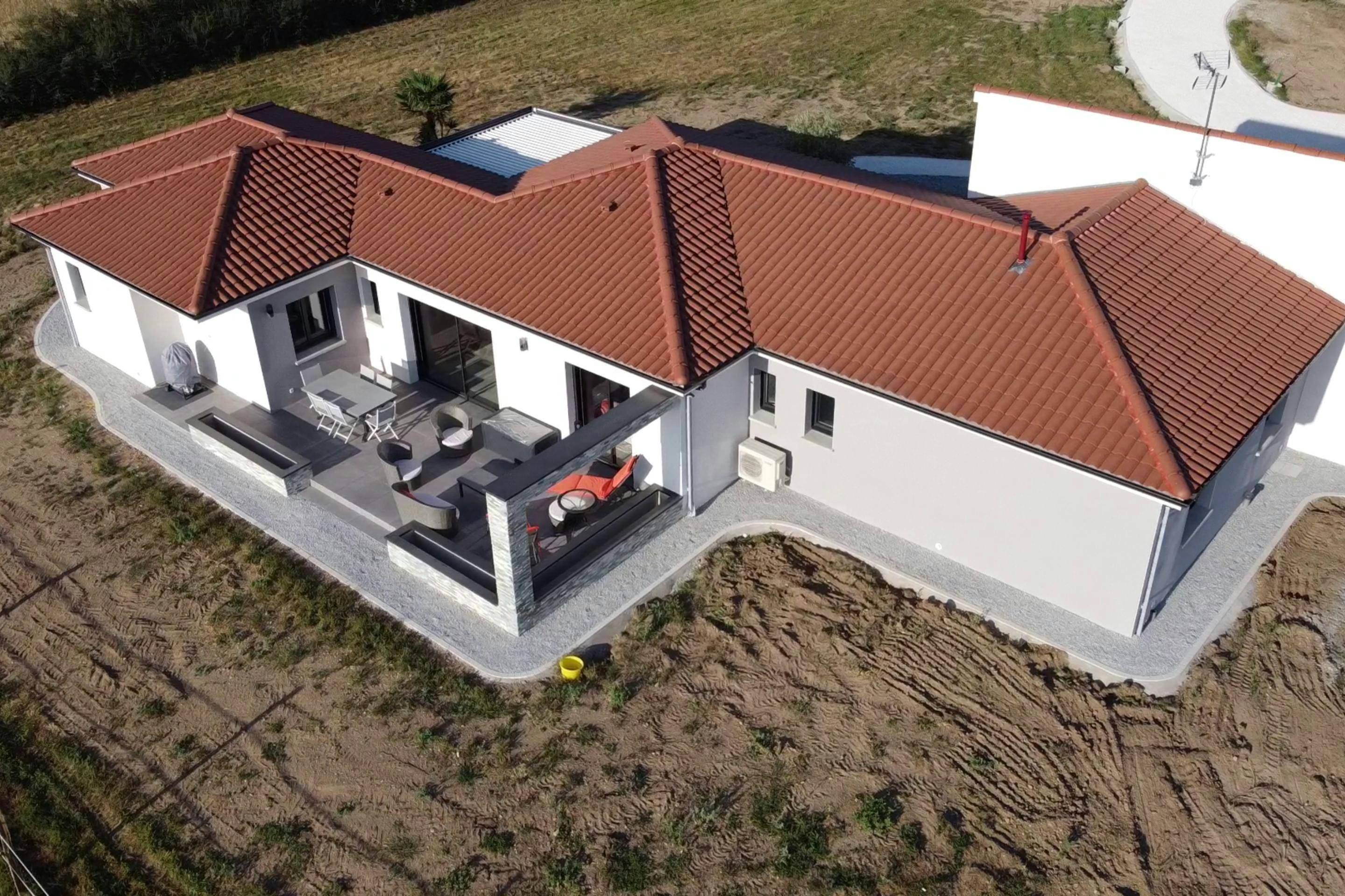 maison contemporaine de plain pied proche de vichy vue terrasse