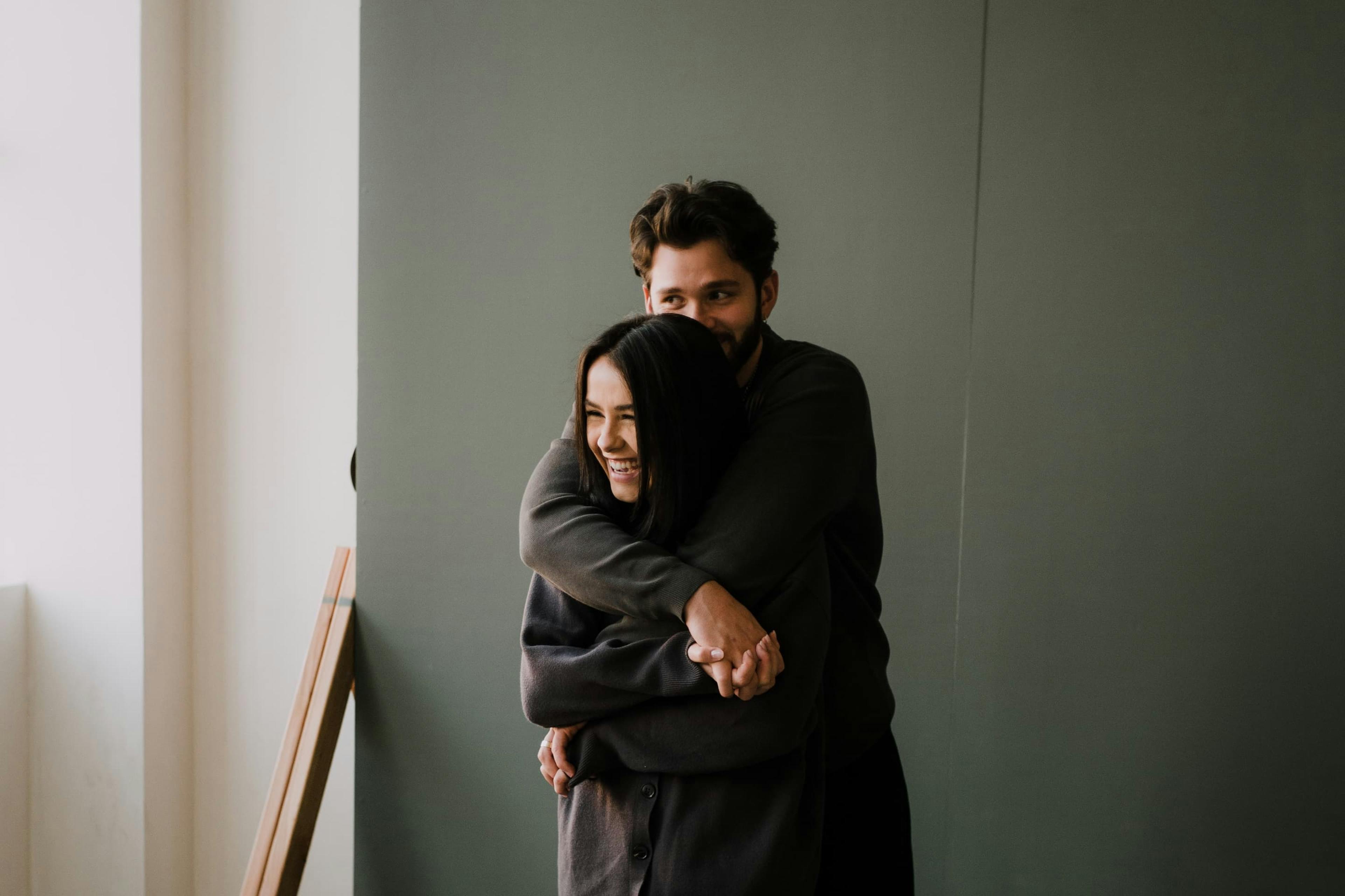 Couple durant le visite de chantier de leur maison Maîtrise & Concept