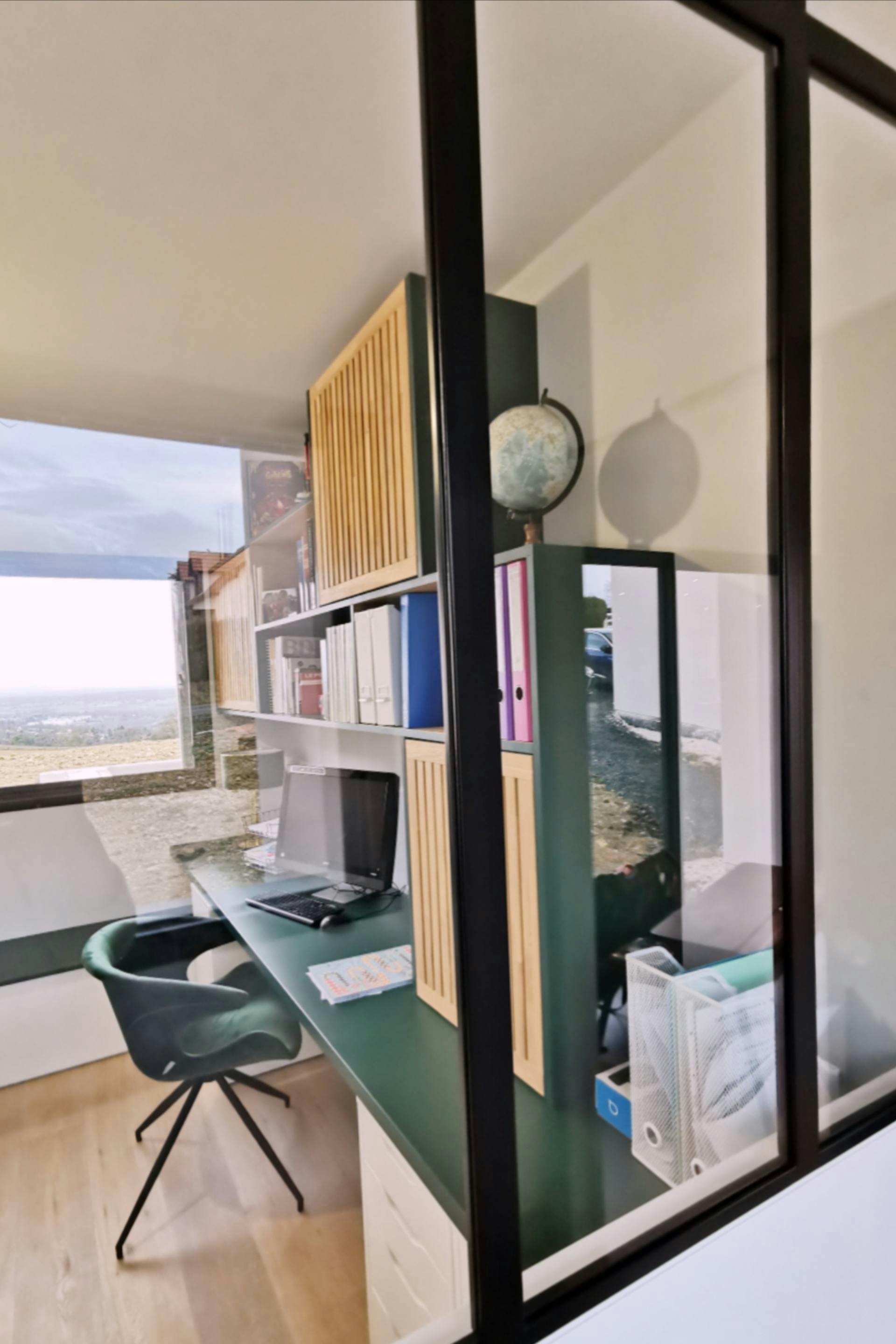 bureau avec verrière