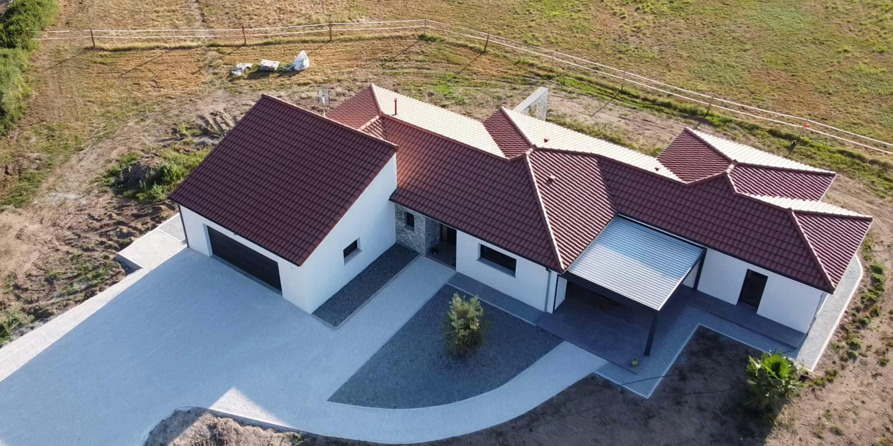 maison contemporaine de plain pied proche de vichy vue aérienne de l'intégralité de la maison