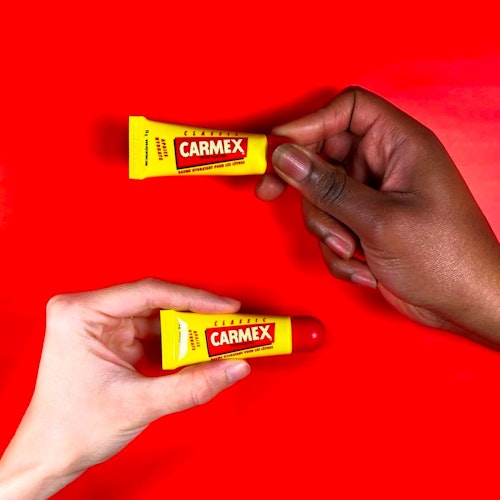 Les bienfaits du beurre de cacao pour les lèvres - Carmex