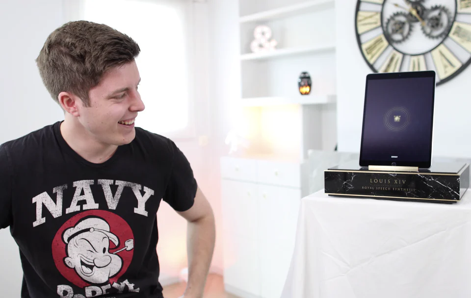 Man talking to Louis XIV within the tablet