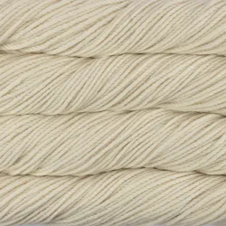 Picture of Malabrigo Chunky Natural: Chunky skein in a tonal colorway with warm cream and soft ivory tones with pale yellow undertones