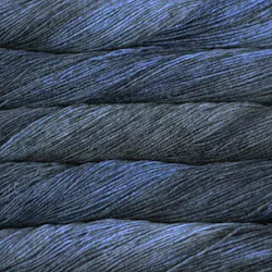 Picture of Malabrigo Arroyo Cirrus Grey: A soft storm grey yarn with subtle, cool steel blue tones and gentle heathered shading.
