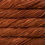 Picture of Brisa Caramel: Rich golden-brown yarn with subtle chestnut and warm amber undertones.