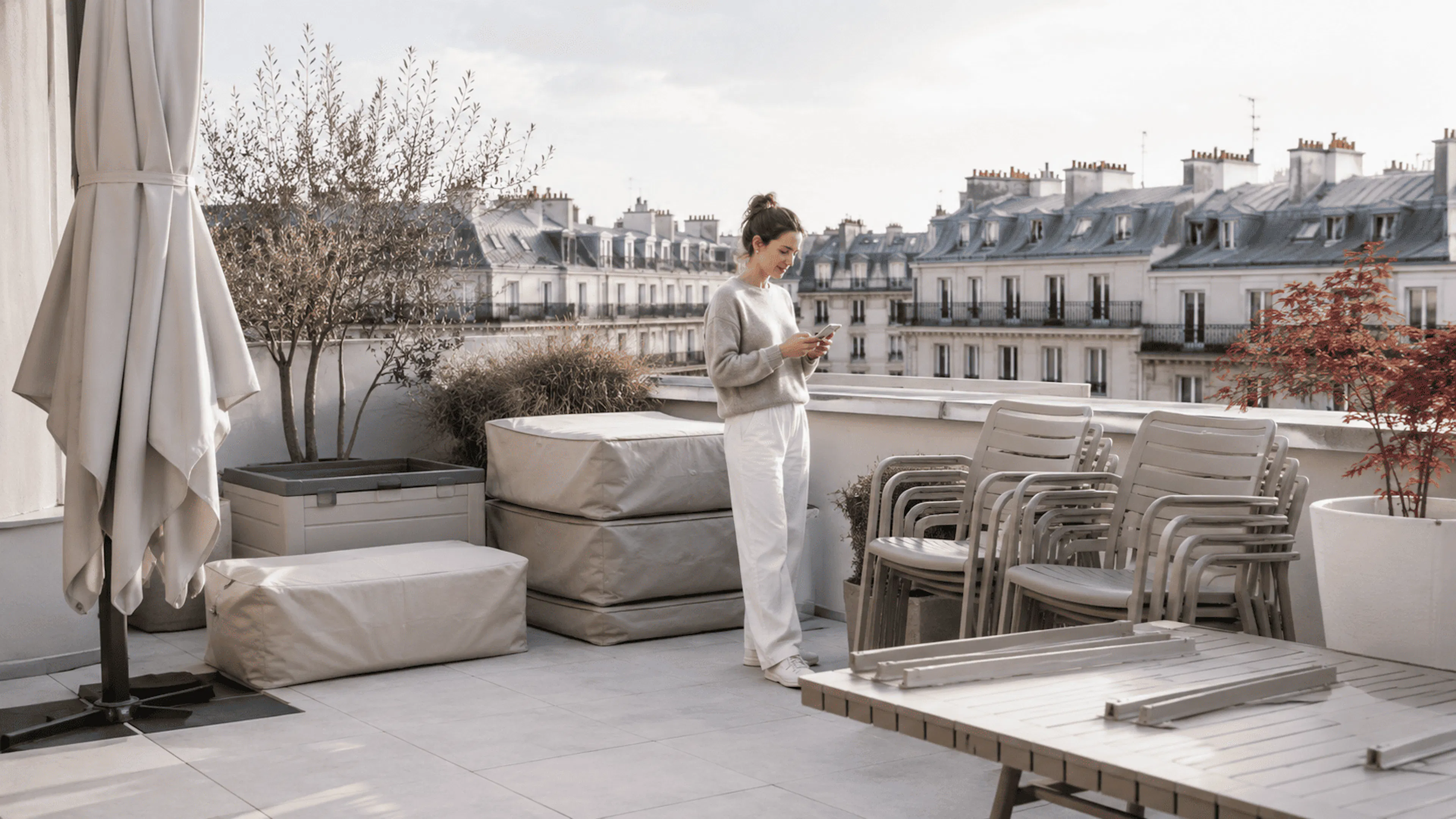 Stocker son mobilier de jardin pour l’hiver sur une terrasse organisée en Île-de-France