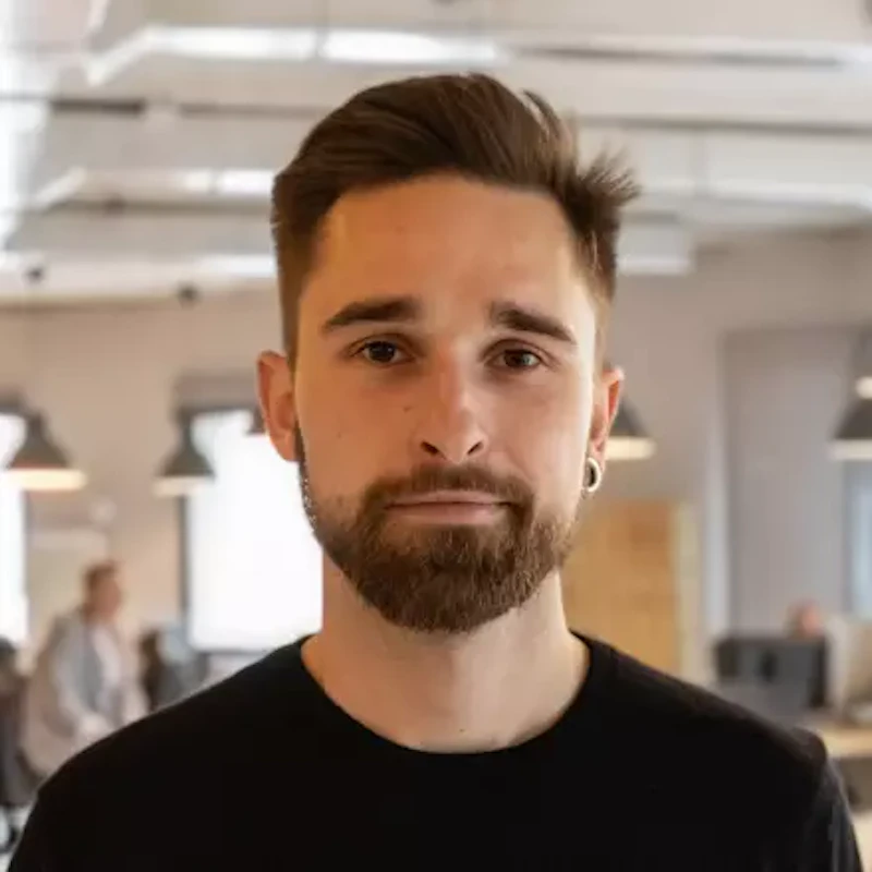 portrait of Aaron Hähner