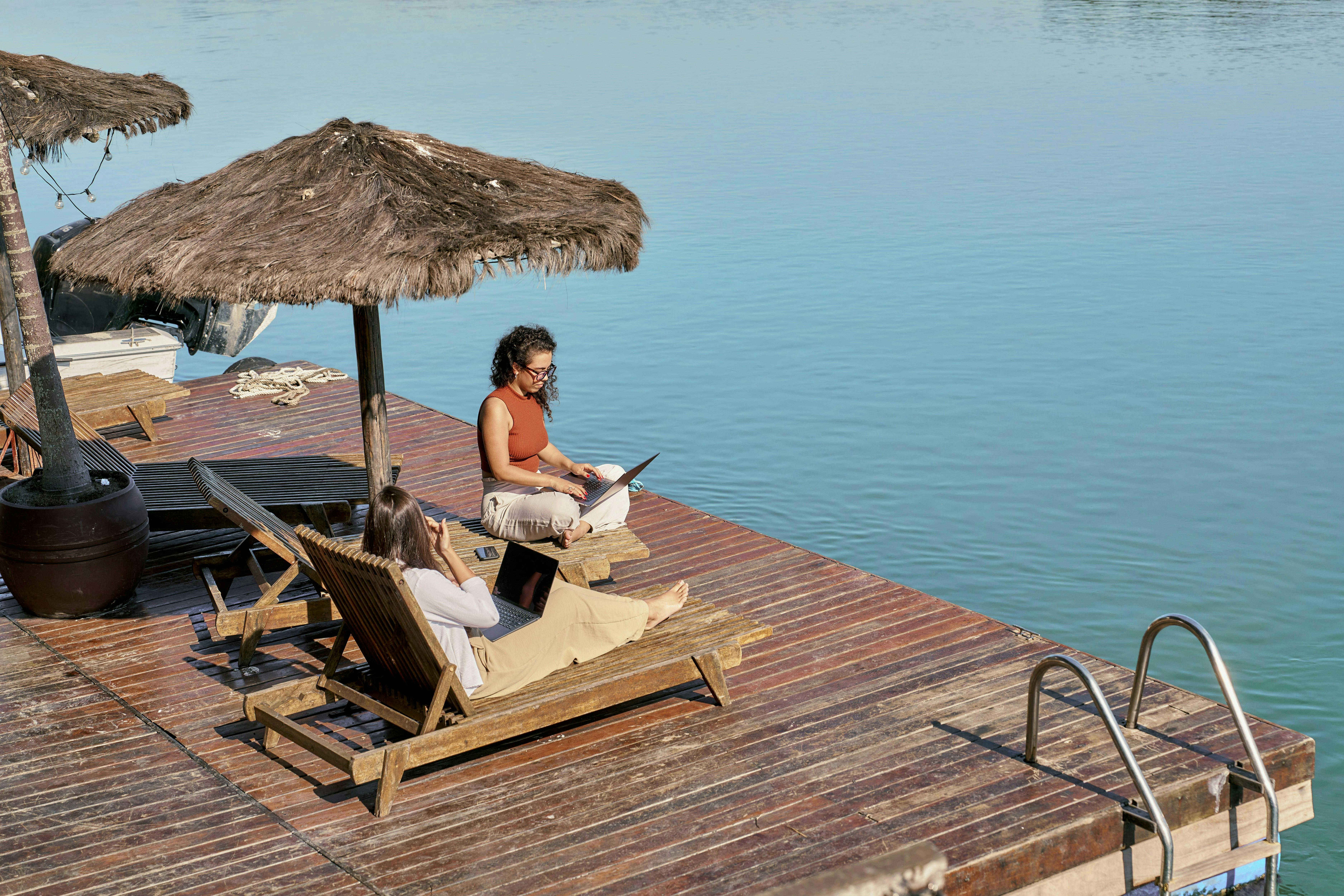 What is a digital nomad, and what do they do?