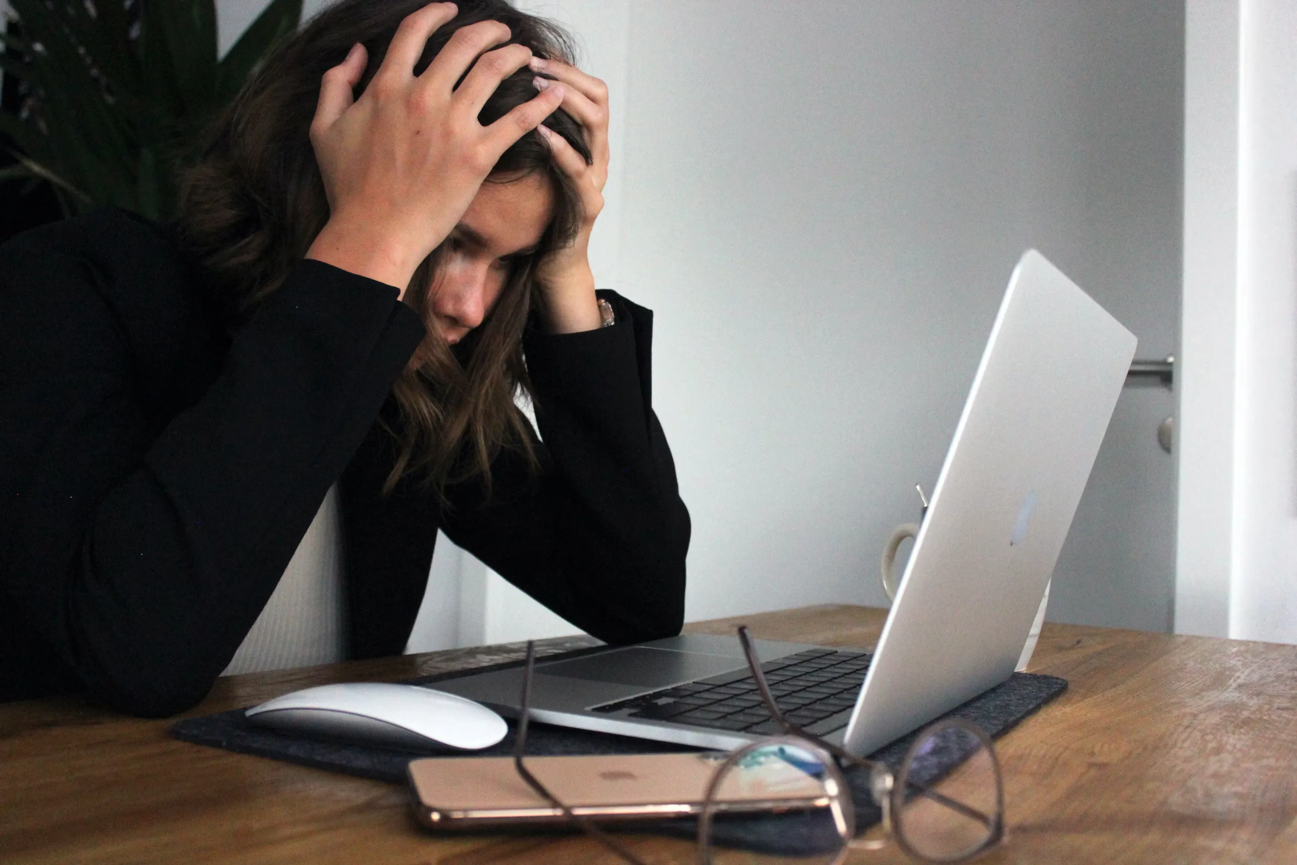 Freelance et burn out : comment prévenir les risques ? / Elisa Ventur photo 