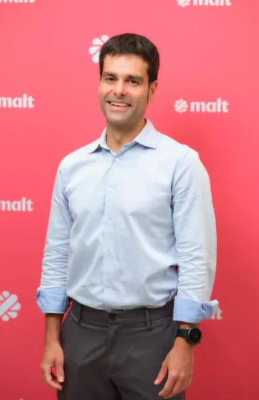 Rubén Martínez, AI Solutions Engineer.
