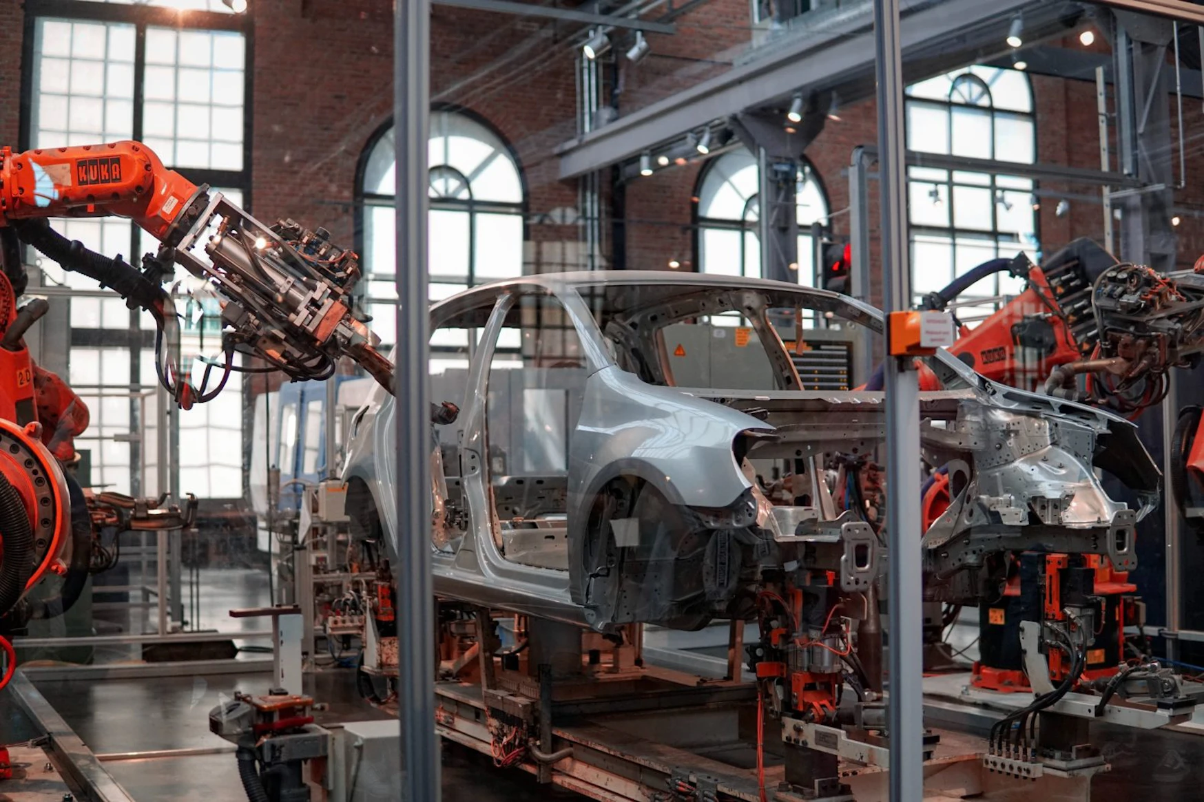 https://images.prismic.io/malt-cms-marketing/fda91974-840c-42fb-a705-20319df966d1_car+repair+shop.jpg?auto=compress,format