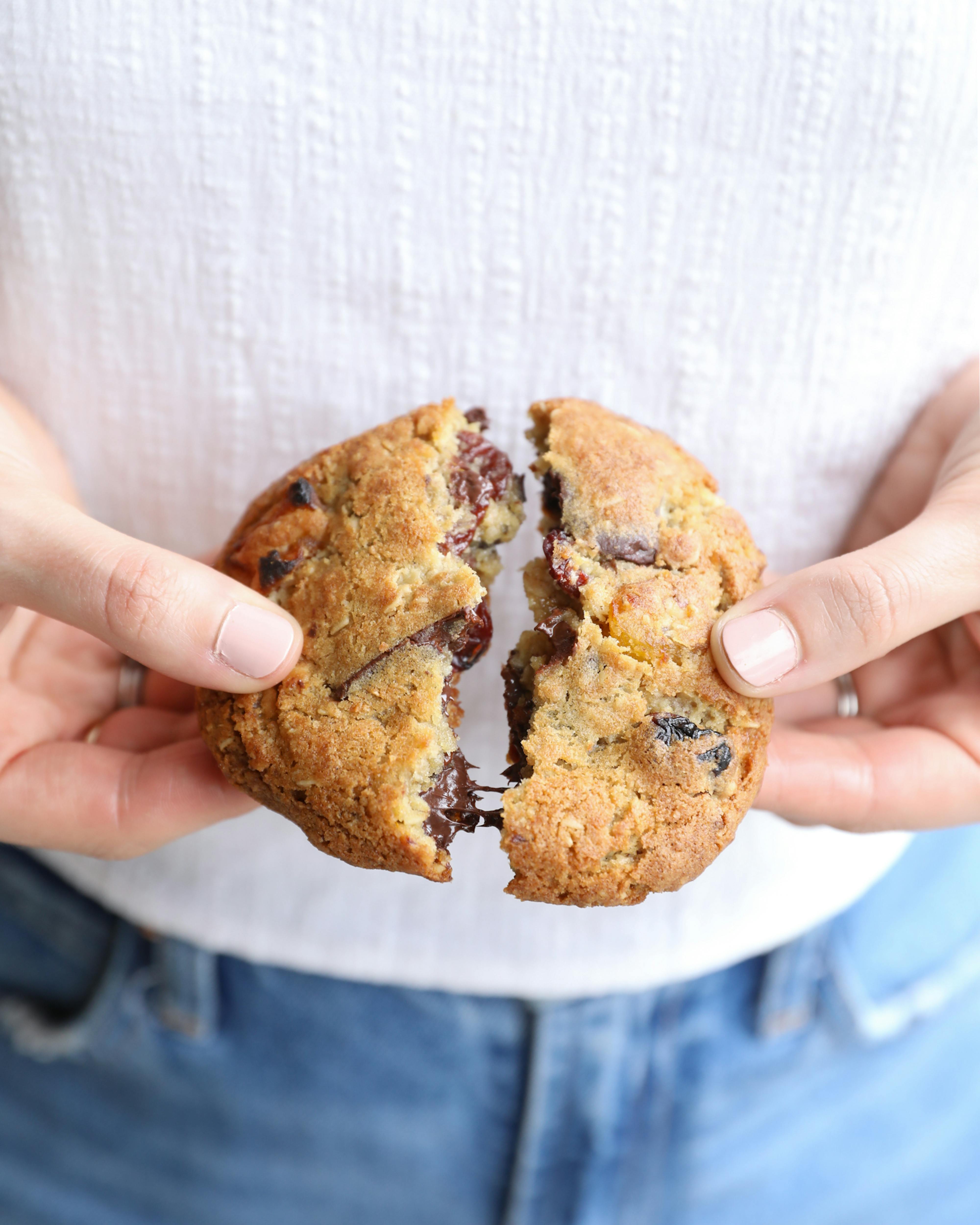 kitchen sink cookie breaking in hand