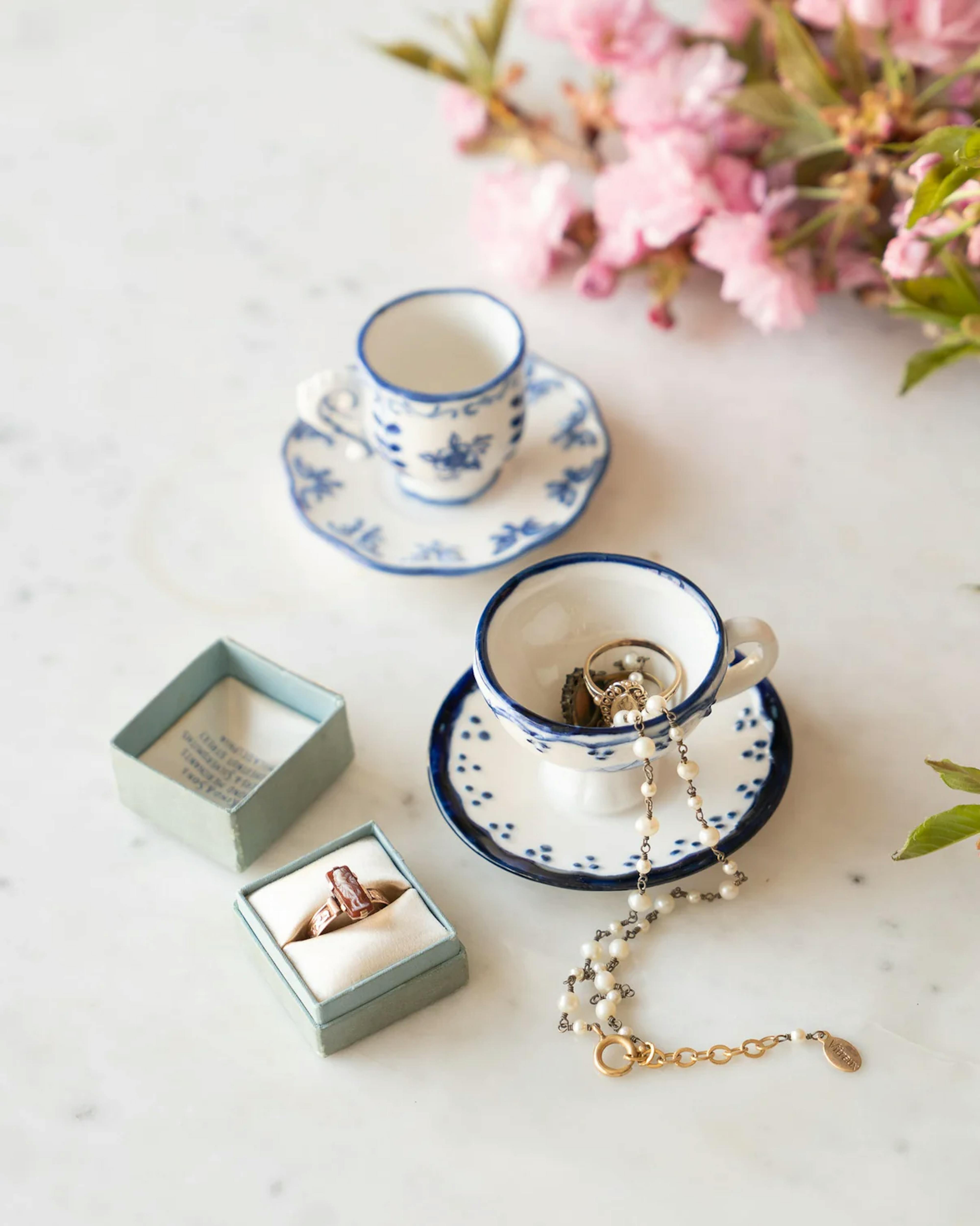 petite teacup dish