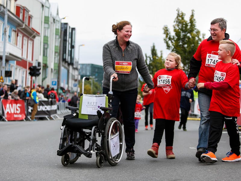 Participants close to the finish line in Lækjargata