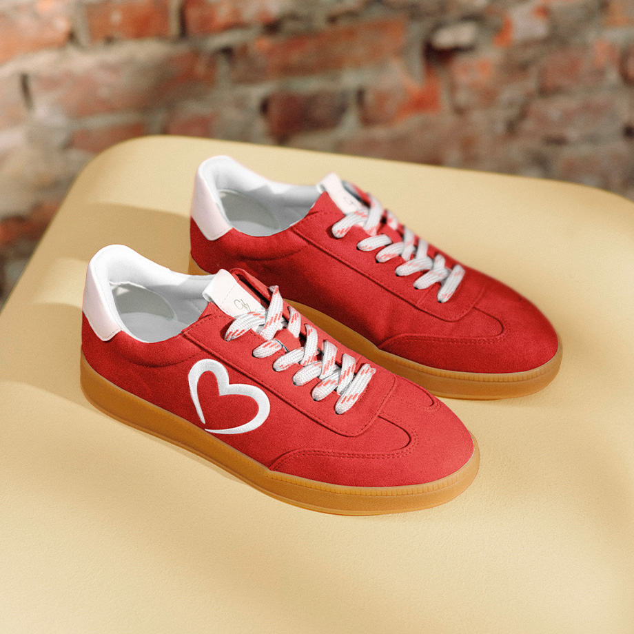 roter Sneaker