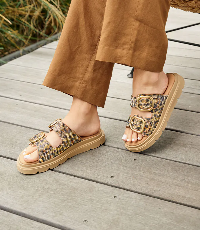 Ciabatte con motivo leopardato