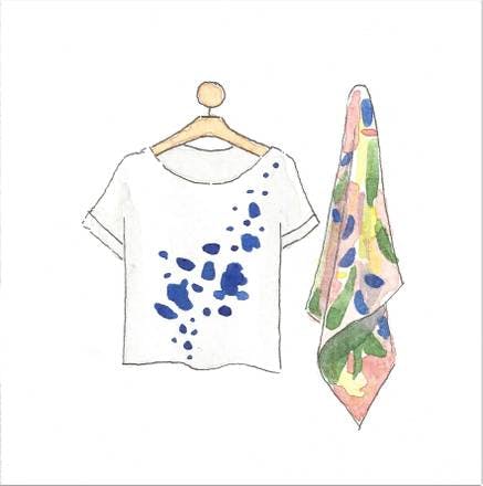 Ilustración de una camiseta pintada y un pañuelo