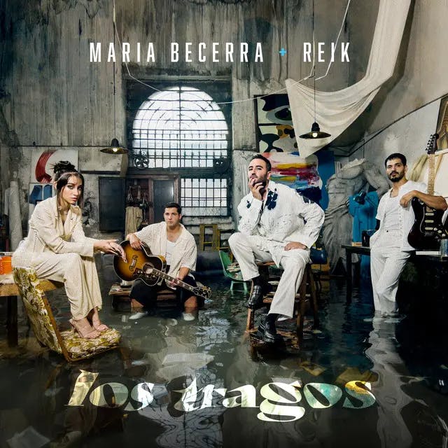 Portada de la canción Los Tragos | María Becerra, Reik