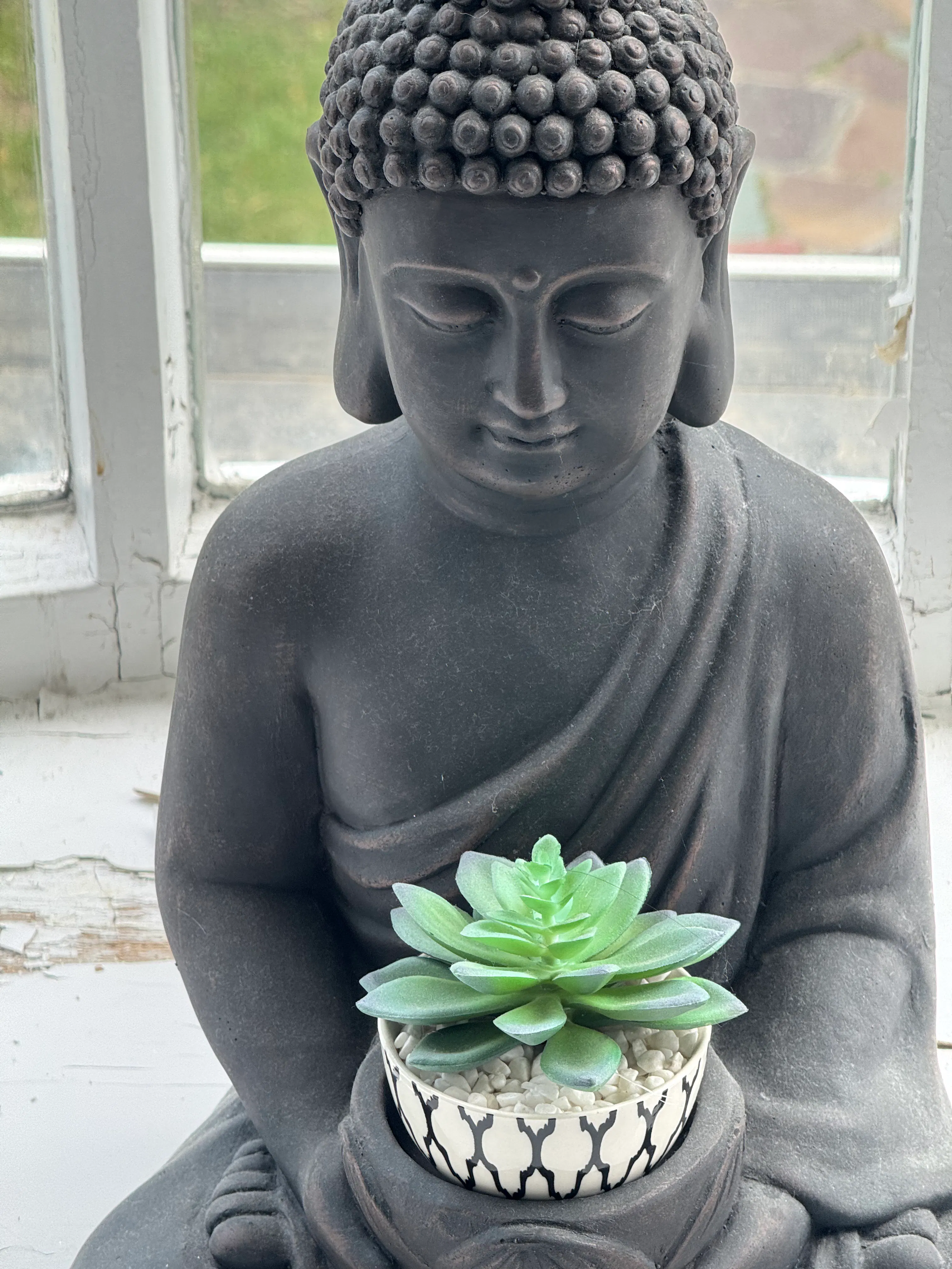 Peaceful setting for Reiki and holistic wellness