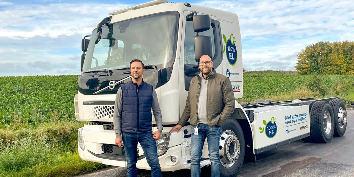 Swerock kommer tillsammans med Kranpunkten att transportera hyrliftar helt fossilfritt inom Göteborgs innerstad med den nyinförskaffade elektriska lastbilen.