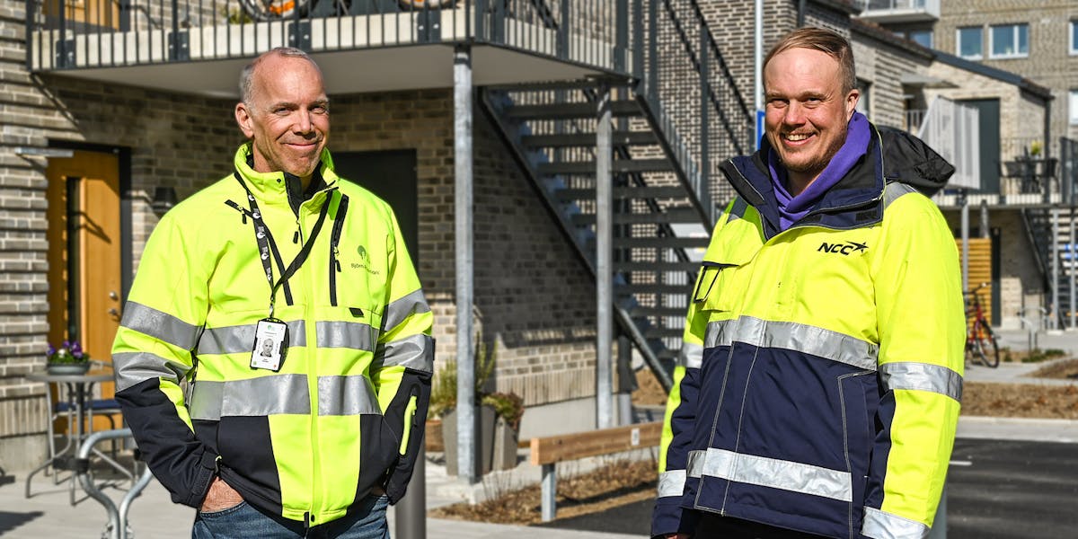 Björn Ravemark, projektchef Helsingborgshem och Johan Eriksson, platschef på NCC.