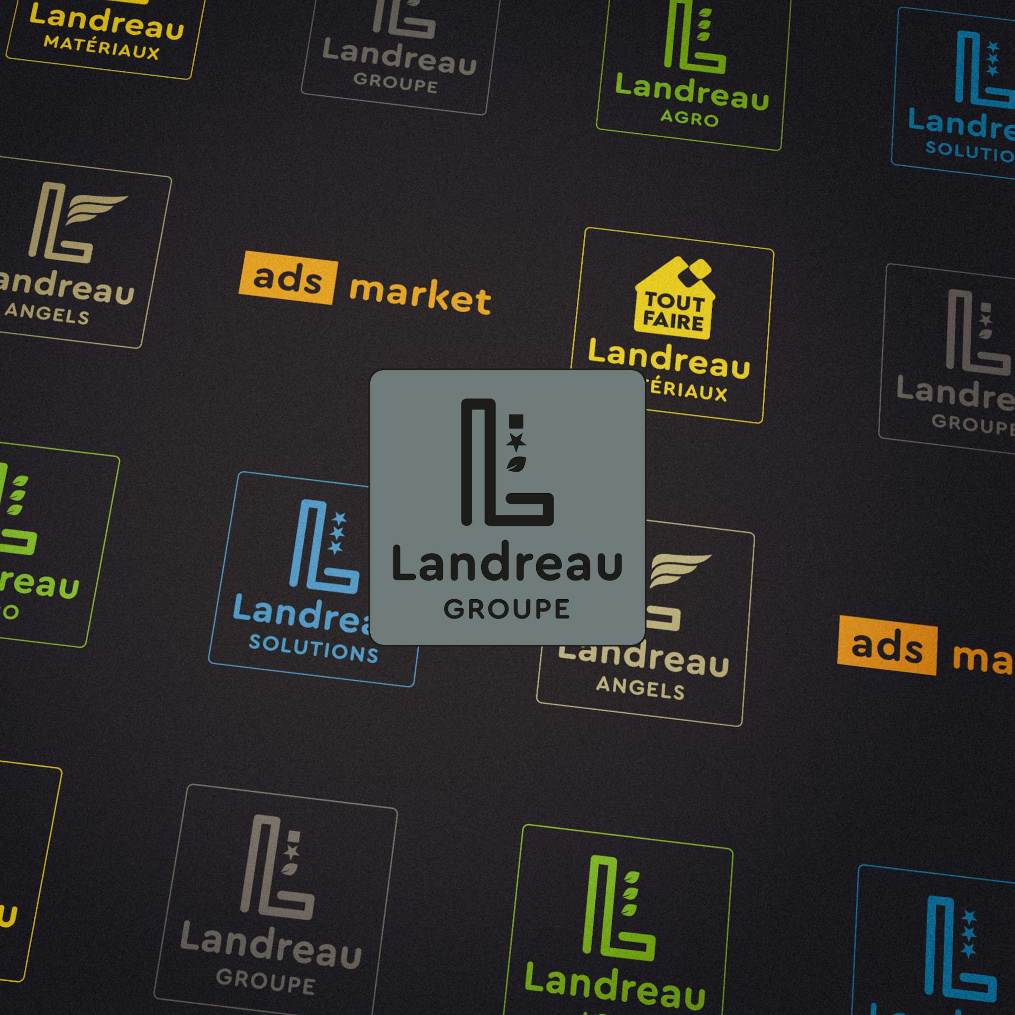 Le logo principale de Landreau par dessus les autres logo de landreau