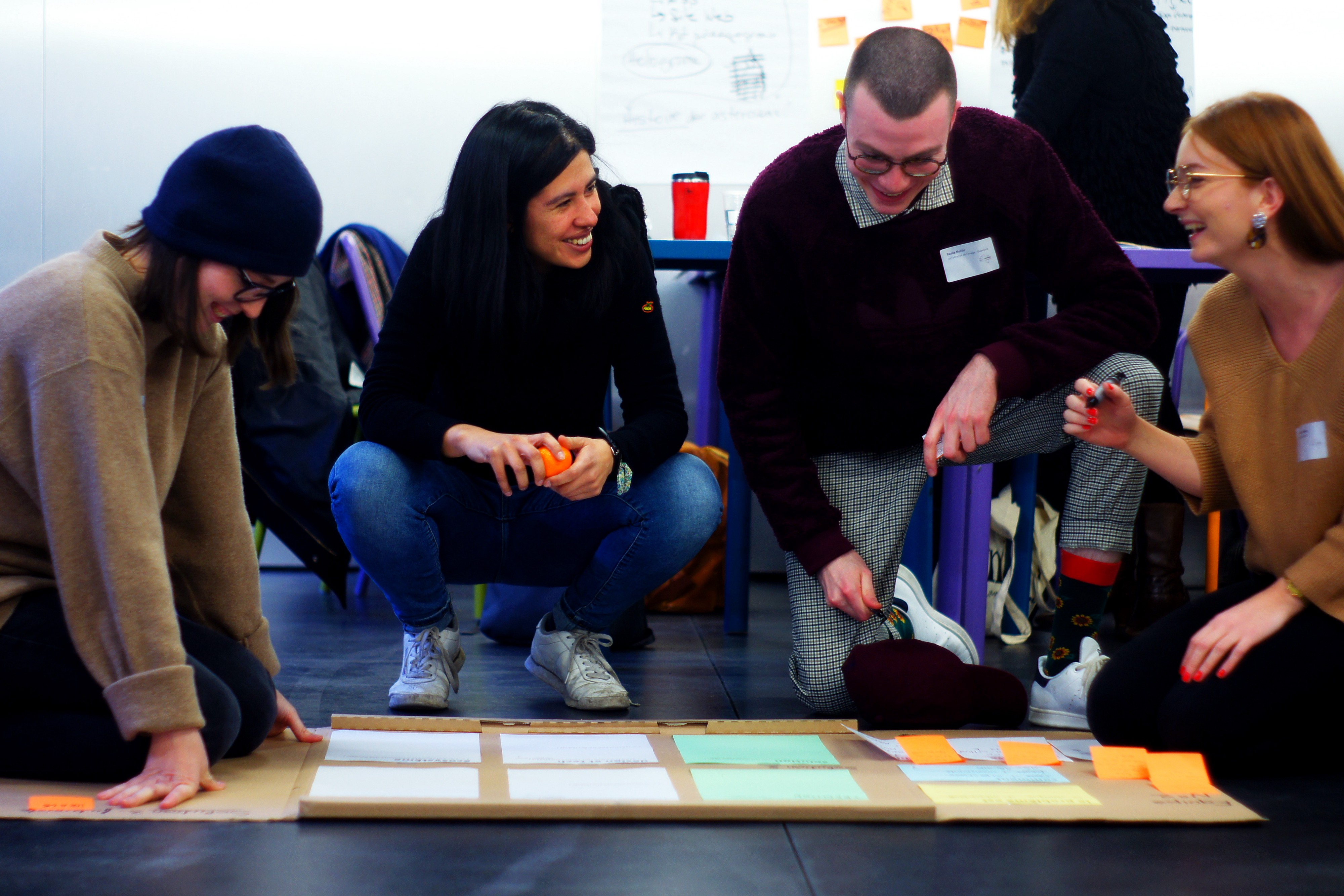 Les entrepreneurs pendant leur hackathon.