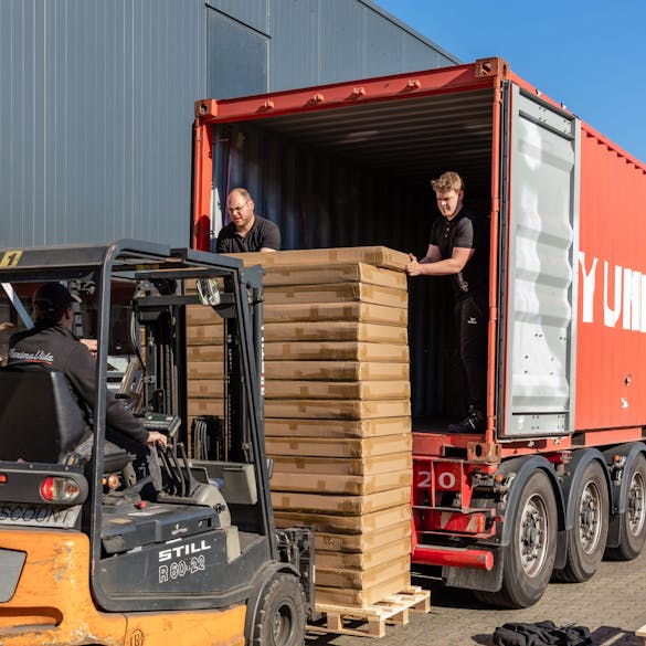 Unloading the container 