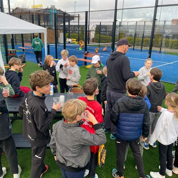 Max meubelen bij de Padelbaan in Haarlem