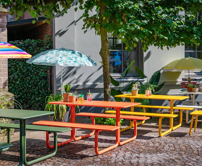Coloured metal picnic table Max in green, yellow and orange