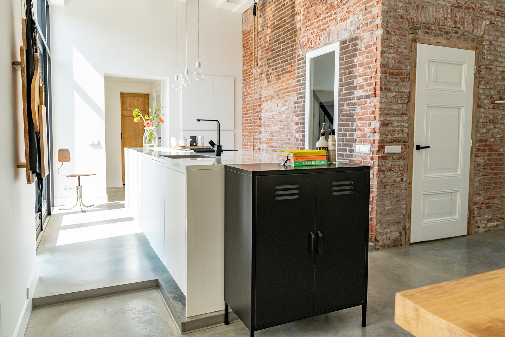 MaximaVida lockerkast zwart 2 deuren keuken