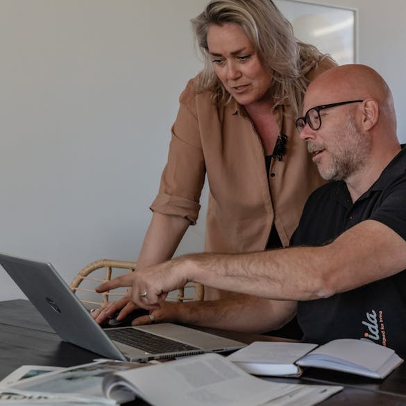 Jeroen and Suzanne working 