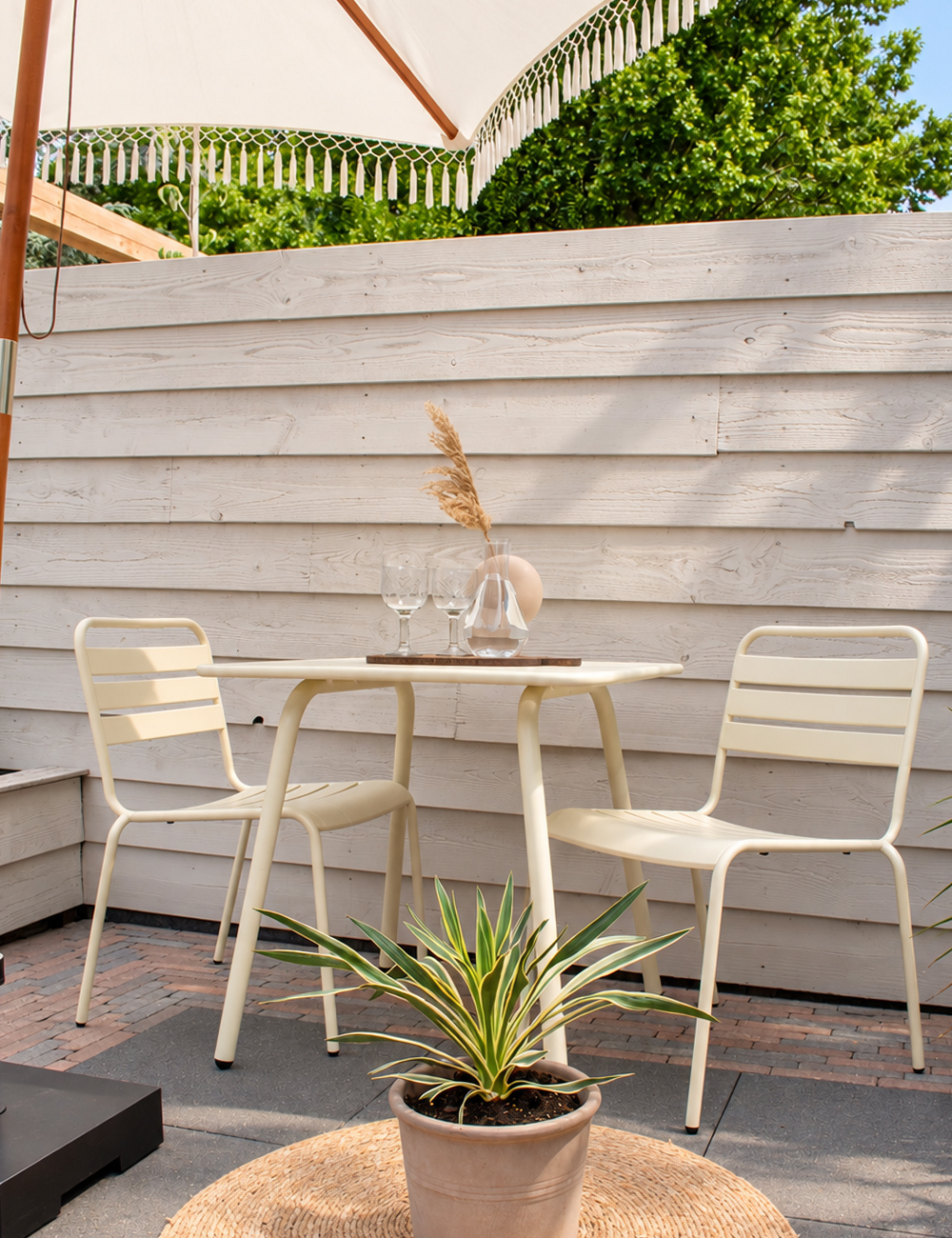Max ivory garden set in Ibiza style