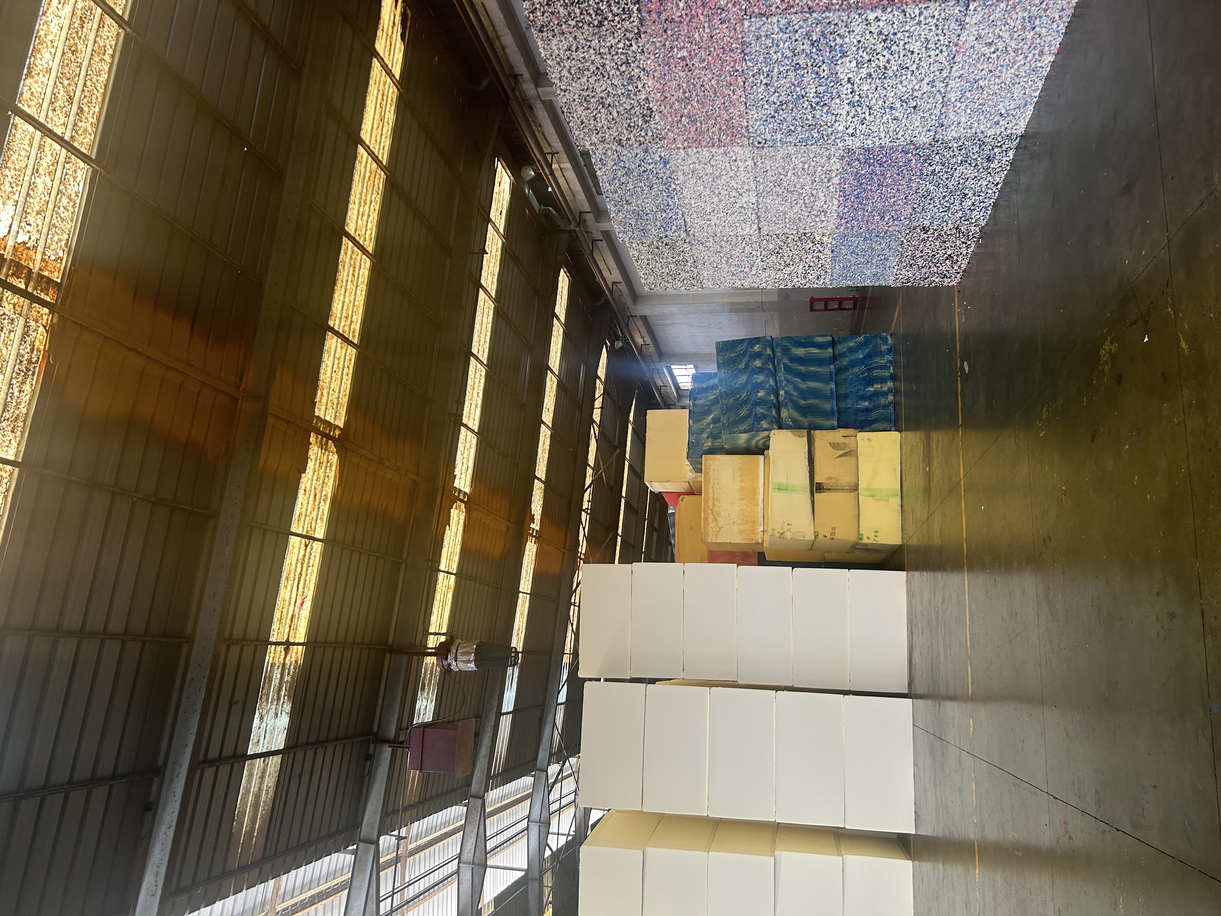 Eigene Schaumstoffproduktion für Kissenfüllung