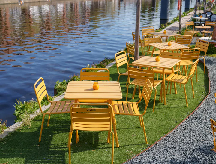 MaximaVida garden set in ochre yellow at Mooie Boules in Haarlem