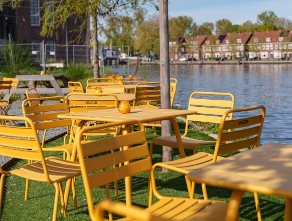 Ochre yellow garden sets Max by the water at Mooie boules