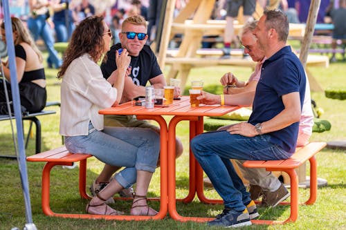 MaximaVida metal picnic table Max orange on festival
