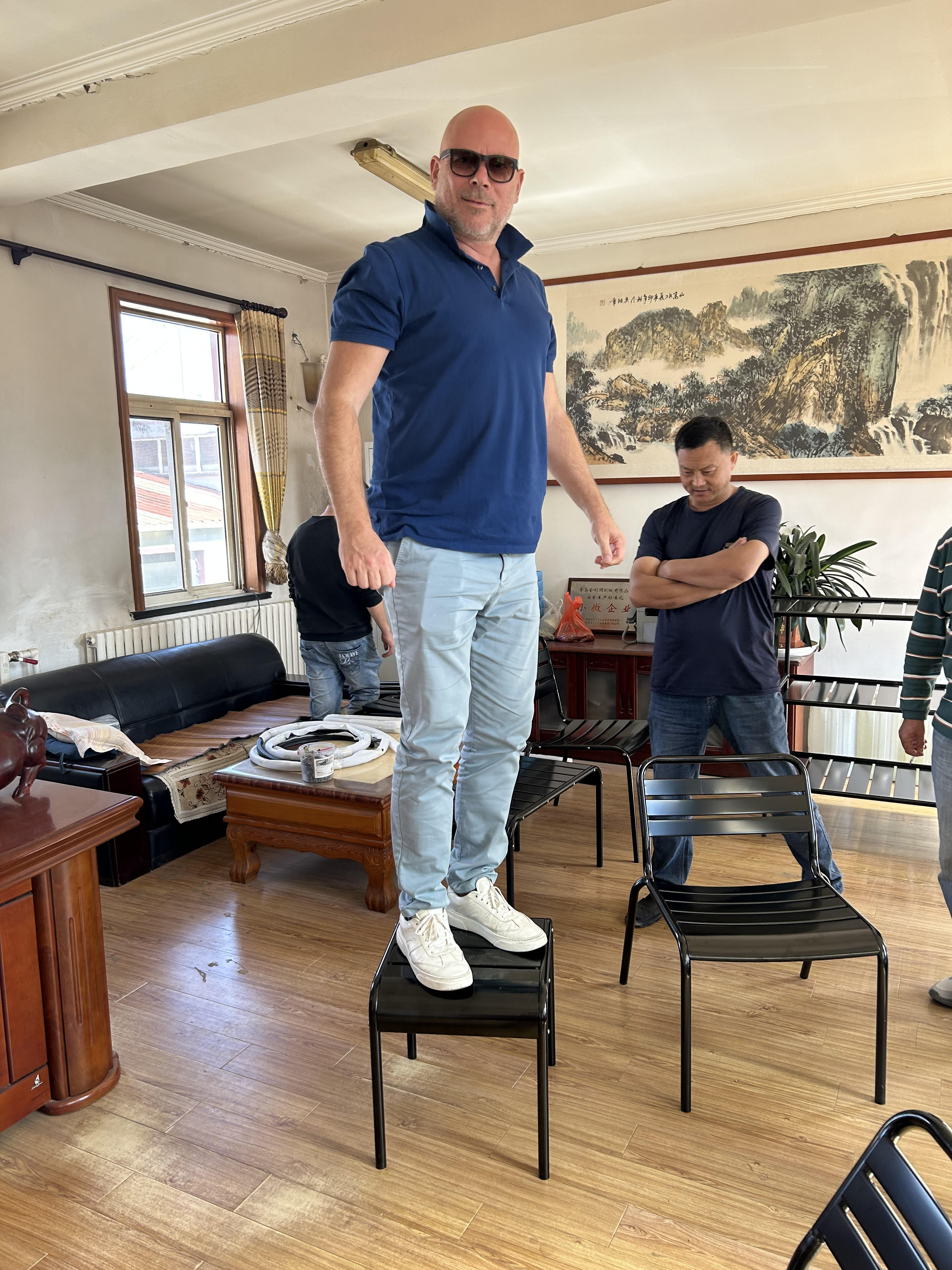 Besuch in China Peter Lounge Chair Max