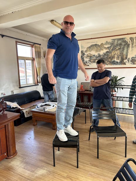 Besuch in China Peter Lounge Chair Max