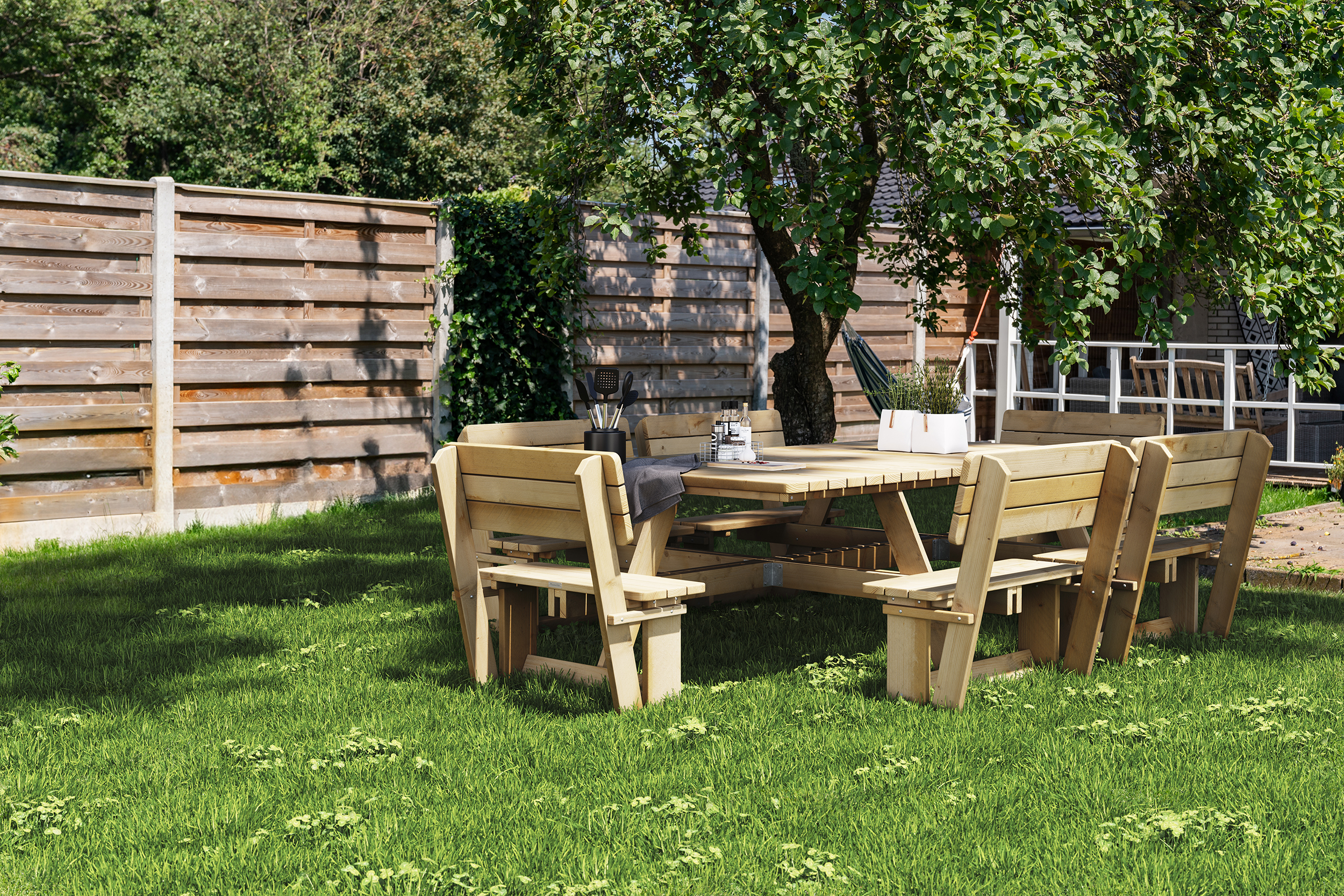 Grote houten picknicktafel Tallinn