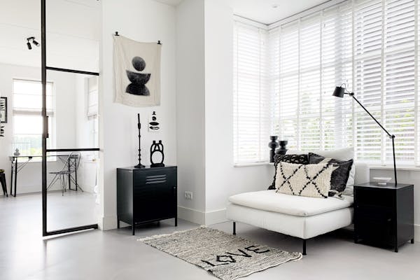 MaximaVida Metallschrank und Nachttisch Finn