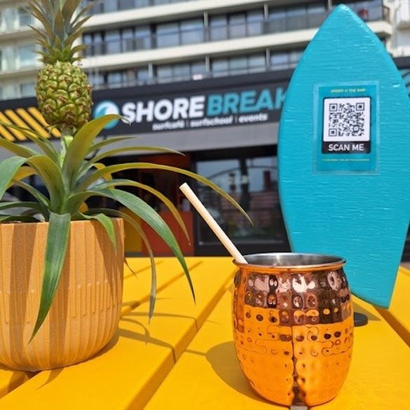 MaximaVida picknicktafels Max oranje en geel, shorebreak terras detail