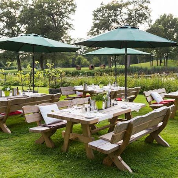 Terrasse mit Provence-Gartensets