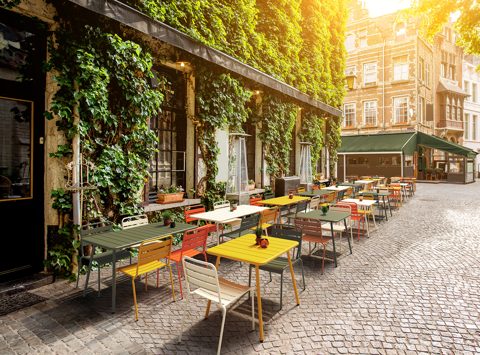 Colourful terrace furniture from MaximaVida