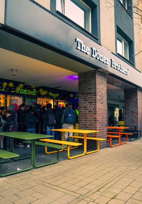 MaximaVida metalen picknicktafel The Döner Brothers Duisburg