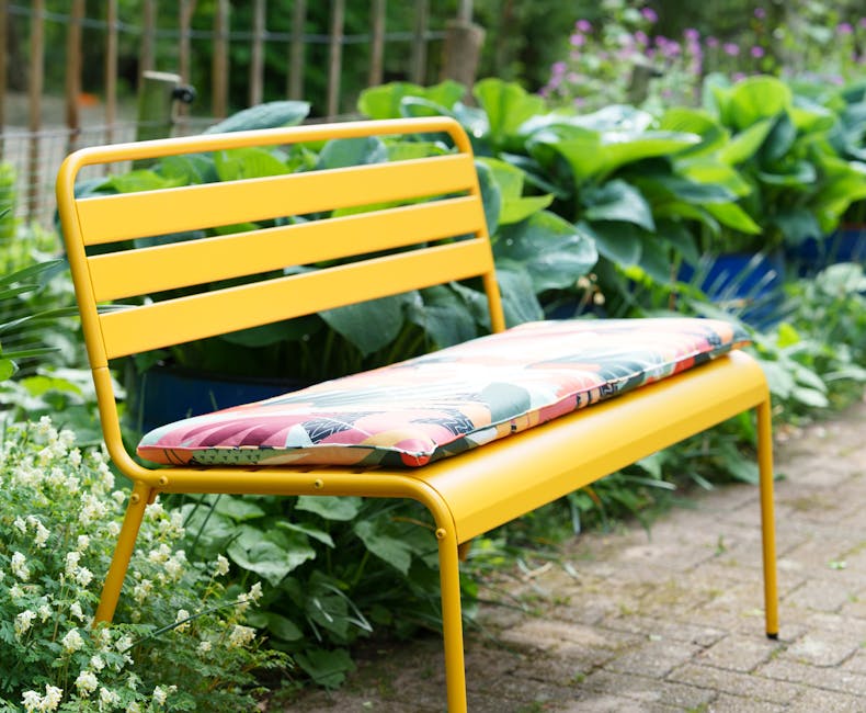 Metalen tuinbank Max met bankkussen Vaiana in theetuin