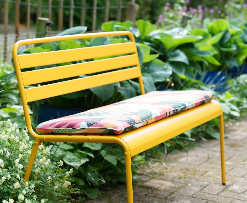 Metall-Gartenbank Max mit Sitzkissen Vaiana im Teegarten