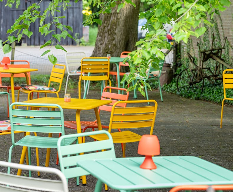 Max metalen tuinsets op terras van theetuin Rensink