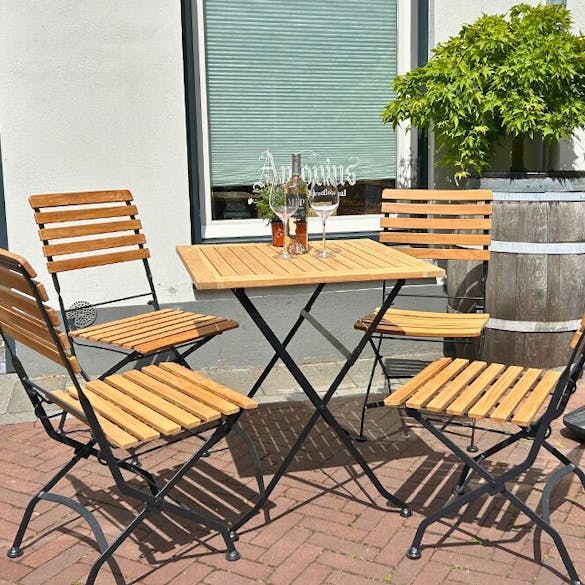 Bistroset Toscana mit klappbaren Gartenstühlen