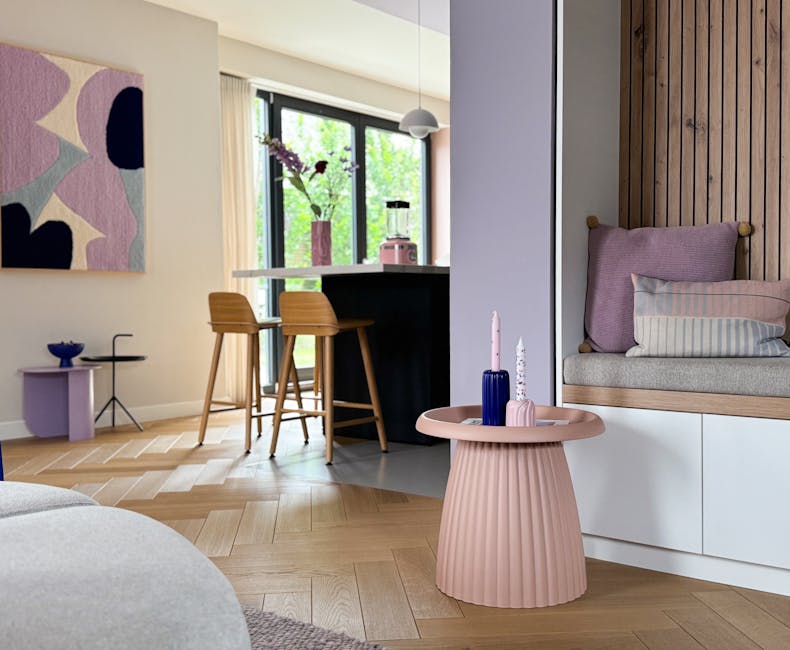 Salmon pink plastic side table Mila in living room